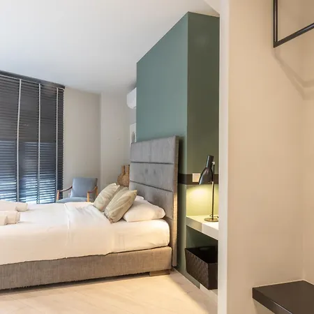 Ultimate 3 Building In The Center For 15 Ppl Apartment *