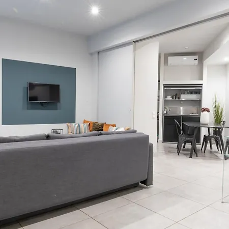 Ultimate 3 Building In The Center For 15 Ppl Apartment Athens