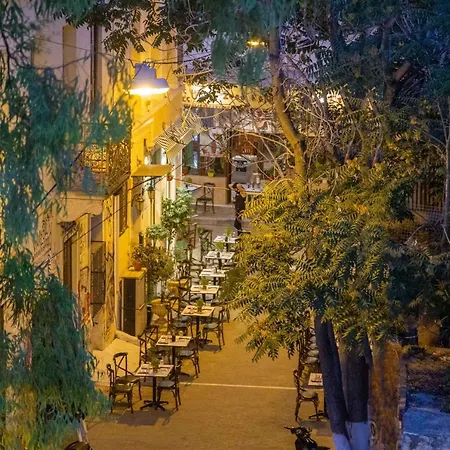 Appartement Entire Building In The Heart Of Sleeps 15 With Private Rooftop Terrace *