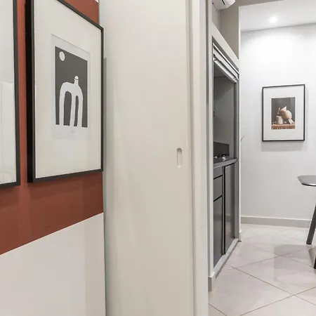 Entire Building In The Heart Of Sleeps 15 With Private Rooftop Terrace * Athènes