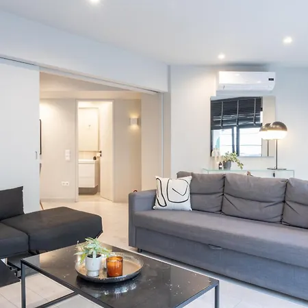 Entire Building In The Heart Of Sleeps 15 With Private Rooftop Terrace Athènes