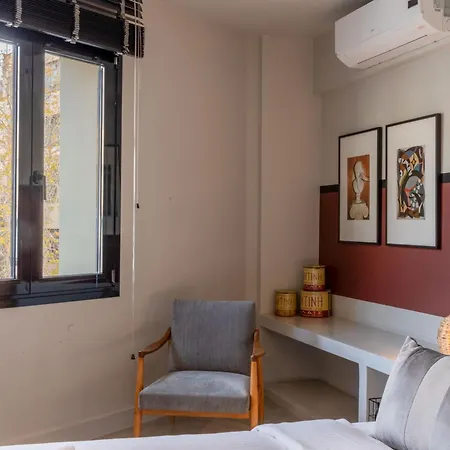 Appartement Entire Building In The Heart Of Sleeps 15 With Private Rooftop Terrace